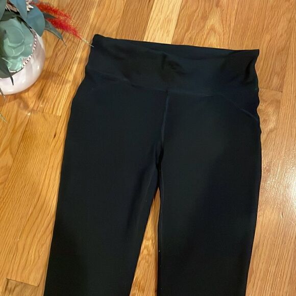 Fabletics Lima Capri Leggings - XS 🌻💕💕🌻 - Picture 3 of 6